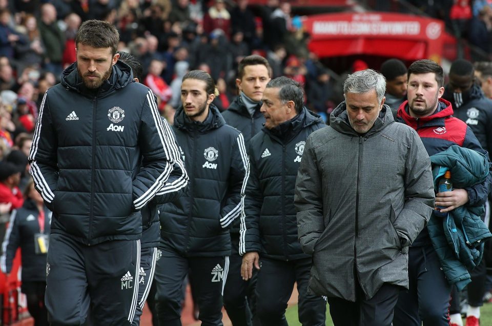 Mourinho đưa con trai 18 tuổi vào ban huấn luyện MU