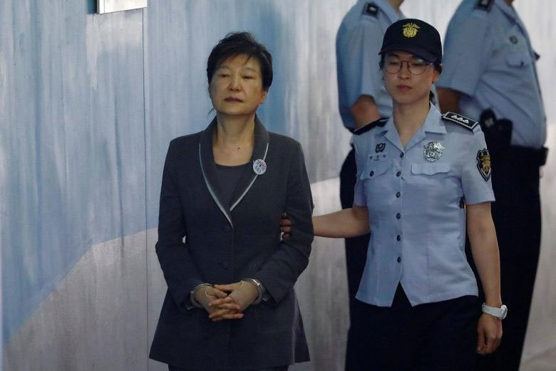 Hàn Quốc truyền hình trực tiếp vụ xử nữ cựu tổng thống