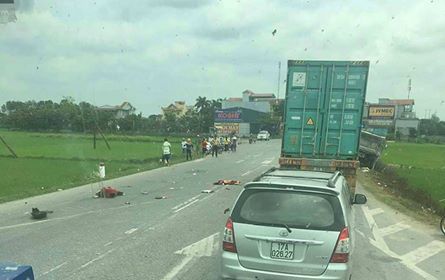 Xe vật liệu xây dựng gây tai nạn, 2 mẹ con tử vong