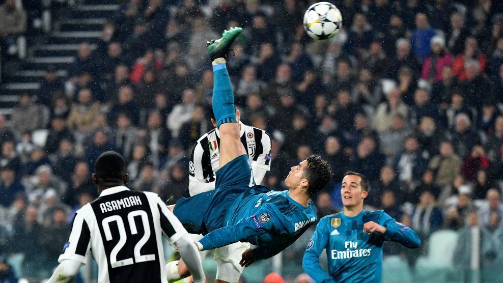 Quay chậm siêu phẩm của Ronaldo khiến CĐV Juventus cũng phải vỗ tay