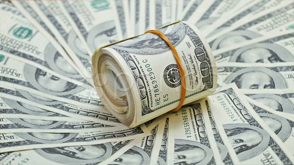 Bất ngờ dồn dập, USD tăng giá trong lo sợ