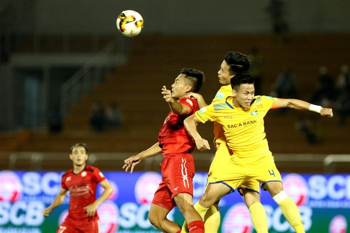 Sao U23 Việt Nam tỏa sáng, SLNA khiến HLV Miura ôm hận