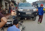 Hà Nội: Ô tô đâm liên tiếp 3 xe máy, 1 người chết