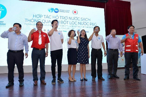 Nước uống ô nhiễm- nguyên nhân hàng đầu gây bệnh, tử vong