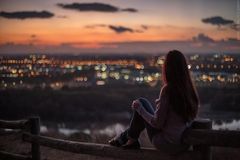 Bỏ tình nghèo theo chồng giàu, tôi òa khóc khi gặp lại anh trong bệnh viện