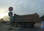 Xe tải phóng ngược chiều vun vút trên cao tốc Hạ Long - Uông Bí