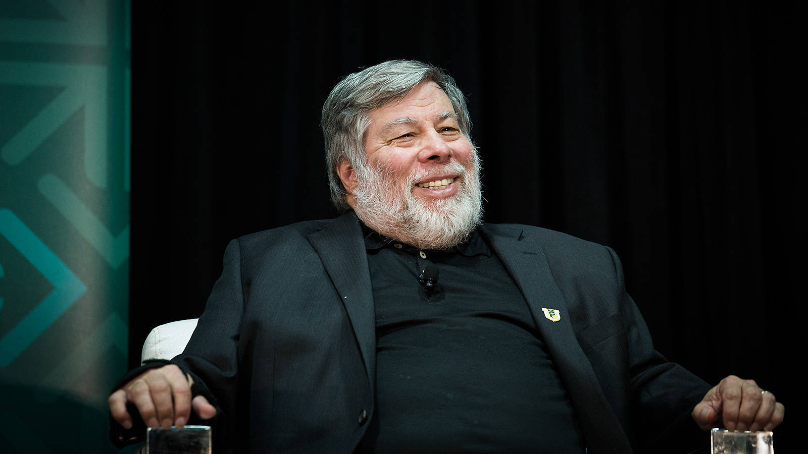 Đồng sáng lập Steve Wozniak của Apple xác nhận từ bỏ Facebook