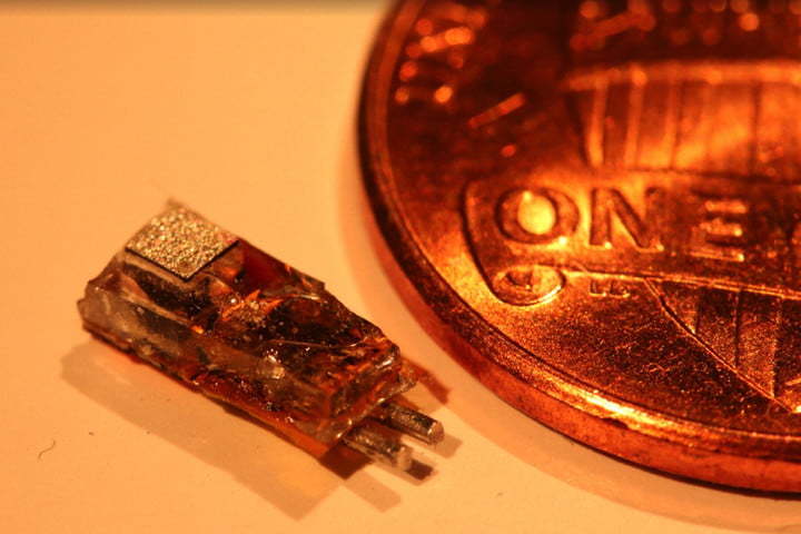 Gắn chip cho bợm nhậu để giám sát cồn trong máu