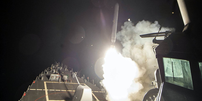 Tấn công Syria: “Hòn bấc ném đi hòn chì ném lại