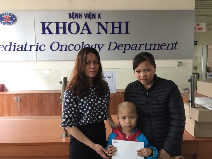 Hơn 21 triệu đồng bạn đọc giúp đỡ bé Nguyễn Ngọc Minh Thư bị K vỏ thượng thận