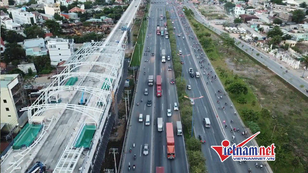 Tuyến metro đầu tiên ở Sài Gòn lắp mái vòm cho nhà ga