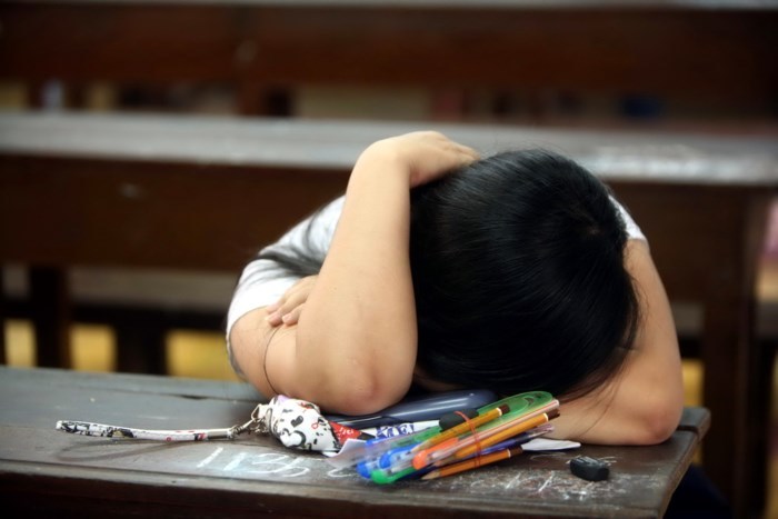 Khi phụ huynh òa khóc: Con tôi không thể lỡ kỳ thi… thử này