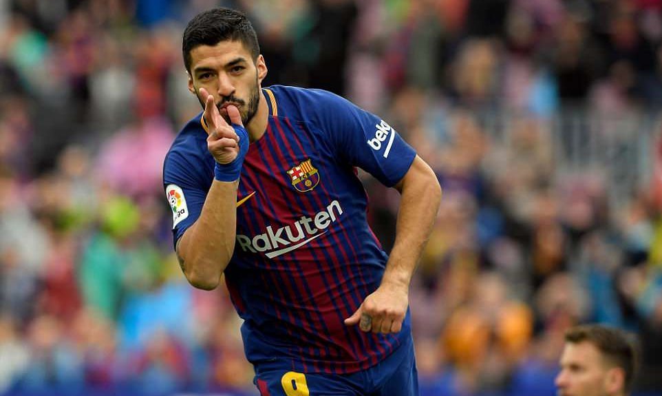 Suarez lóe sáng, Barca lập kỷ lục bất bại ở La Liga