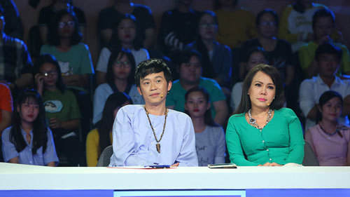 Hoài Linh, Việt Hương khóc trên ghế giám khảo