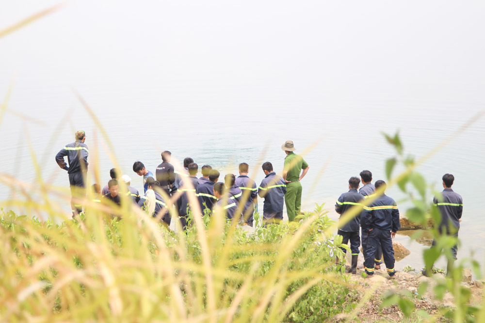 Ngã xuống ‘hồ tử thần’, học sinh lớp 7 chết đuối thương tâm