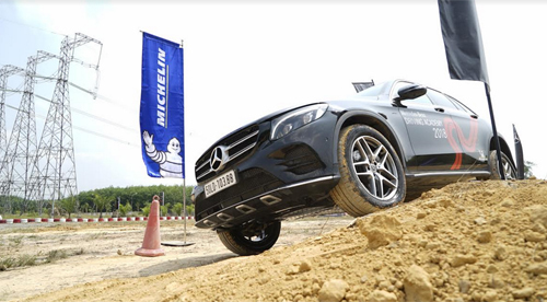 Michelin đồng hành Học viện Lái xe An toàn Mercedes-Benz