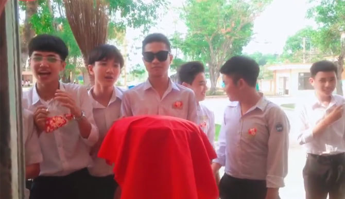 Học sinh tự tổ chức