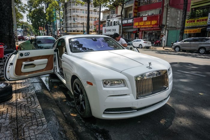 Bộ đôi Rolls-Royce từng của 'ông trùm' cafe Việt