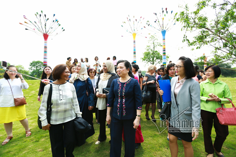 Cuộc hội tụ của các nữ đại sứ bên phu nhân Chủ tịch nước
