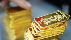Giá vàng hôm nay 25/4: USD tăng vọt, vàng tiếp tục lao dốc