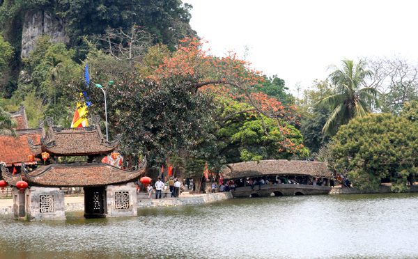 Lễ hội chùa Thầy 2018 kéo dài suốt 3 tháng