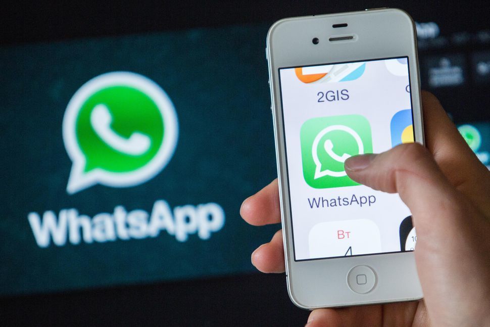 Phá án ma túy nhờ ảnh chứa dấu vân tay trên WhatsApp