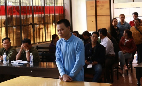 Gã bảo vệ hiếp dâm bé 4 tuổi đến ngất xỉu lãnh án chung thân