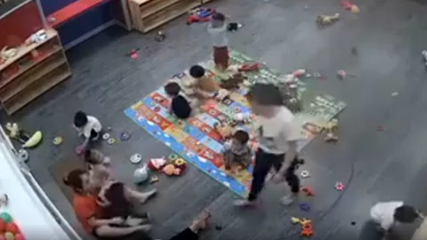 Đình chỉ hoạt động cơ sở mầm non có trẻ bị đánh tới tấp