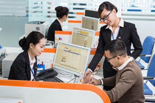SHB tặng vé xem hài kịch cho khách hàng Đông Nam Bộ