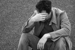 'Vợ cũ tiết lộ, cô ấy ngoại tình vì tôi quá dở chuyện gối chăn'