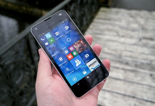 Microsoft bán xong chiếc Windows Phone cuối cùng