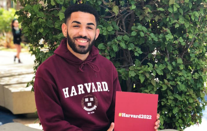 Sinh viên trúng tuyển Harvard bị hỏi 'nhờ thành tích hay chỉ tiêu'