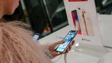 Apple vẫn phụ thuộc vào đối thủ Samsung trong sản xuất iPhone