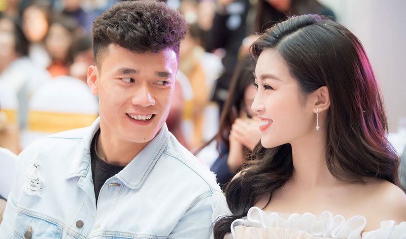 Bùi Tiến Dũng, cứ sải bước và kiếm tiền đi, đừng ngại!