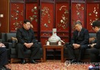 Kim Jong Un bất ngờ tới thăm Đại sứ quán Trung Quốc