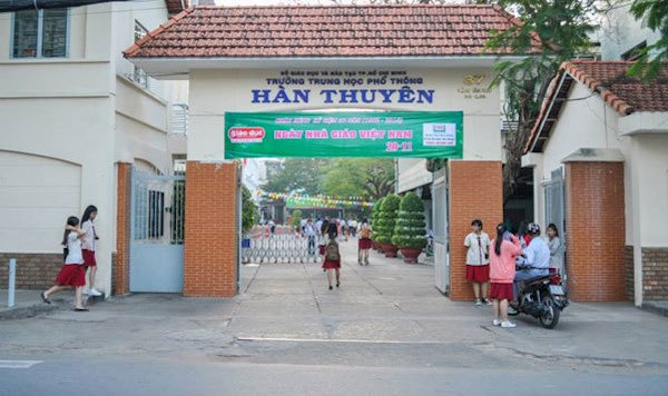 Thầy giáo quấy rối học sinh bị đình chỉ dạy 12 tháng