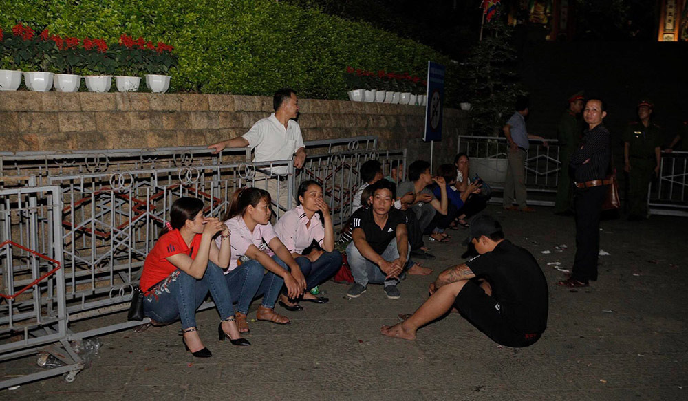 xuyên đêm ở đền Hùng