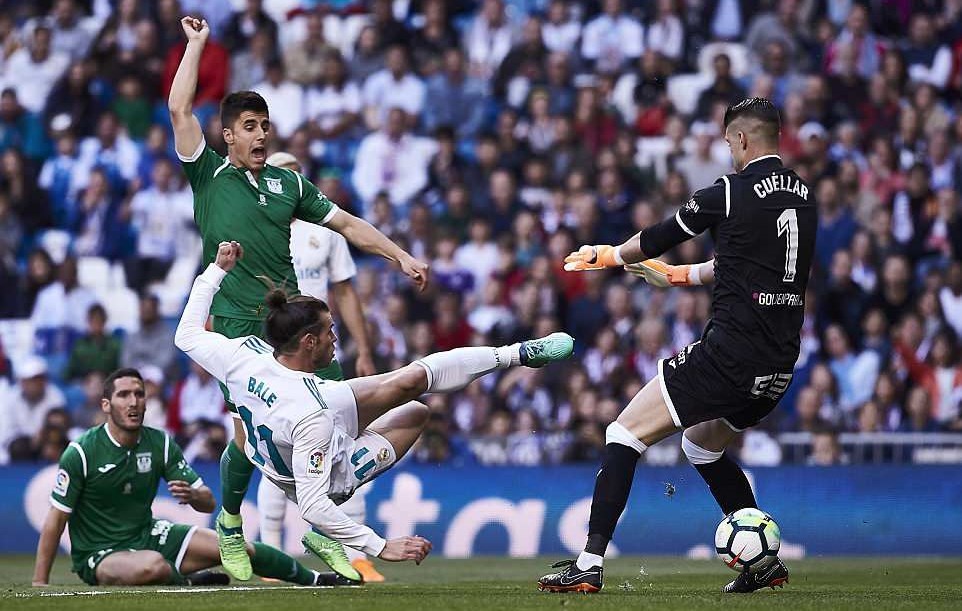 Gareth Bale ghi tuyệt phẩm, Real Madrid áp sát Atletico