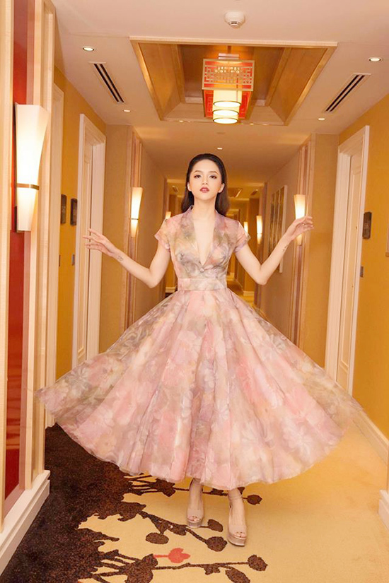 Trang phục dạ hội của Hương Giang Idol được đánh giá đẹp nhất nhì Hoa hậu  chuyển giới