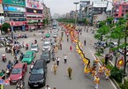 Hà Nội: Dân làng cổ trẩy hội trên con đường 'đắt nhất hành tinh'