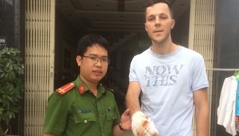 Du khách Nga cứu 2 bé thoát vụ cháy nhà nghỉ ở Đà Nẵng