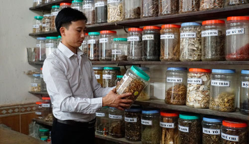 Cai thuốc lá bằng nước súc miệng