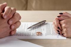 Vợ ngoại tình vì bị trai ngoan... 'bỏ bùa yêu'