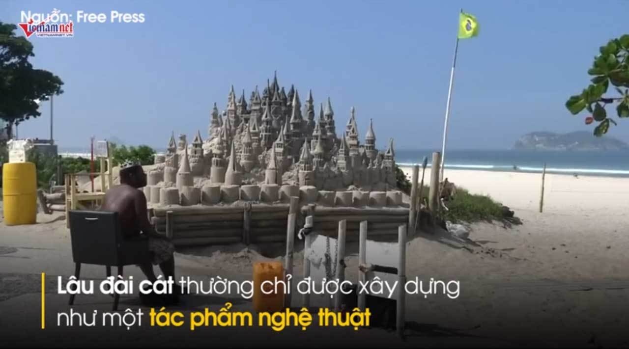 'Vua không ngai' sống hơn 20 năm trong lâu đài cát