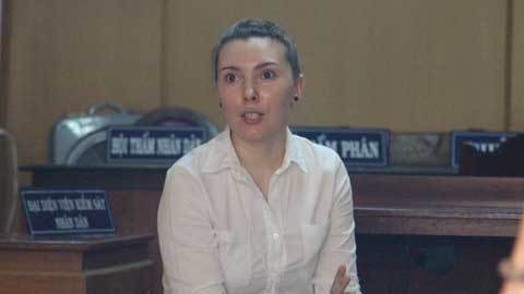 Cô gái Nga bị giam cả đời vì 'túi quà độc' của người tình