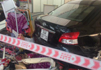 Hà Nội: Nam thanh niên rửa xe lùi ô tô, 5 người trọng thương