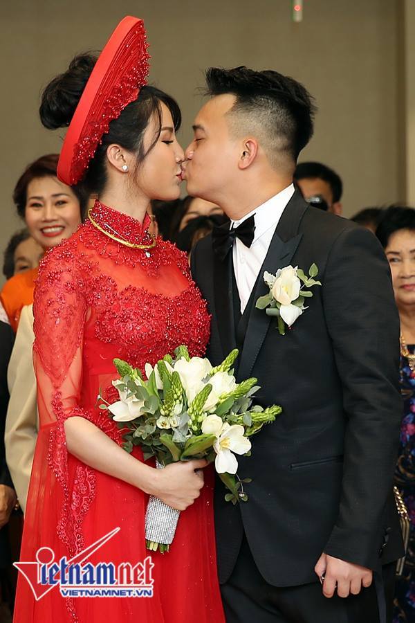 Dàn sao khủng nô nức dự tiệc cưới của Diệp Lâm Anh và chồng đại gia