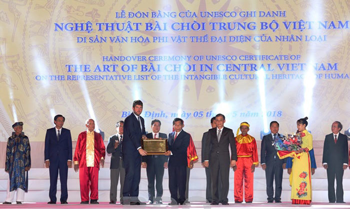 Long trọng lễ đón bằng của UNESCO ghi danh Nghệ thuật Bài Chòi Trung Bộ