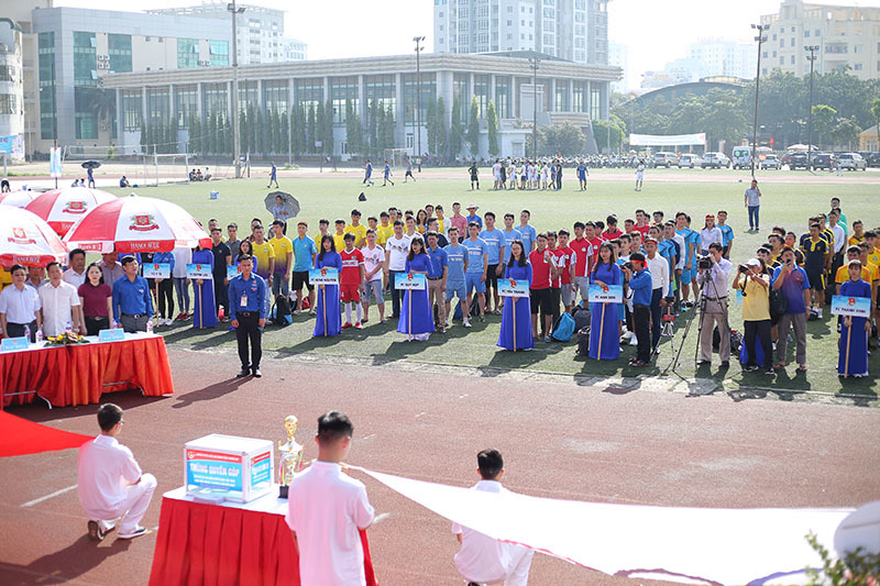 Tưng bừng khai mạc giải bóng đá Thanh niên Nghệ An tại Hà Nội