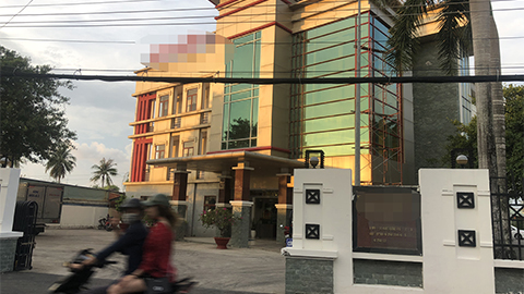 Nam thanh niên nhảy lầu tử vong khi công an kiểm tra khách sạn